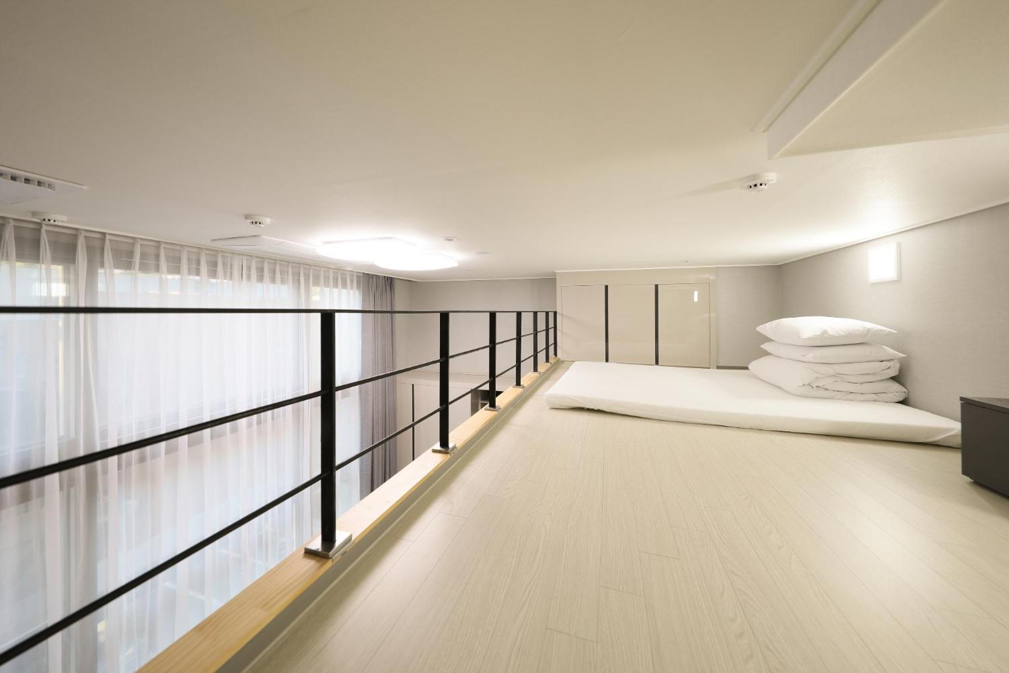 Coopstay Yeosu Hotel Exterior foto